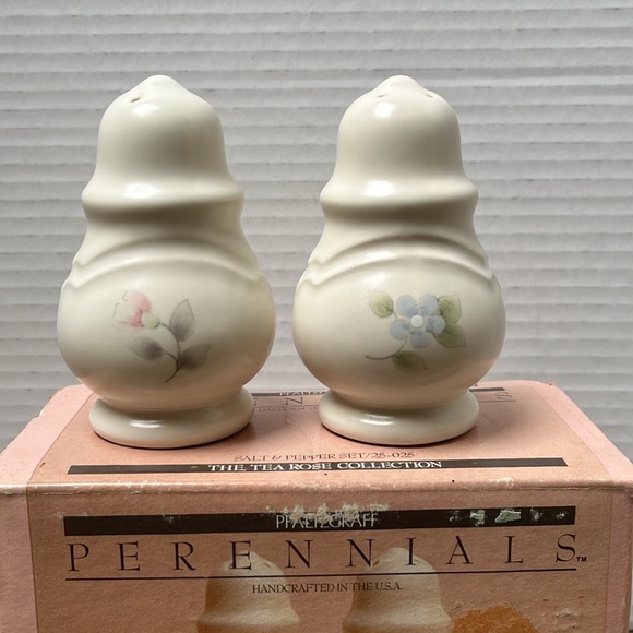 Pfaltzgraff Vintage 1985 Perennials The Tea Rose Collection Salt & Pepper Shaker - Picture 5 of 12